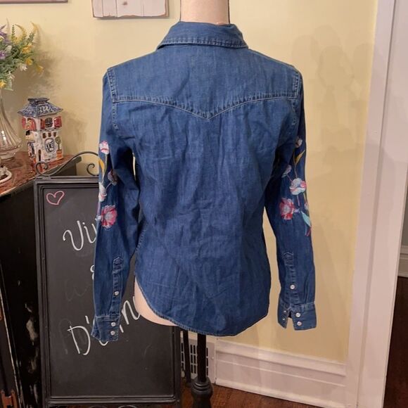 Rare HTF Design! Levi’s Sz S Embroidered Denim Pearl Snap Shirt - Picture 7 of 11